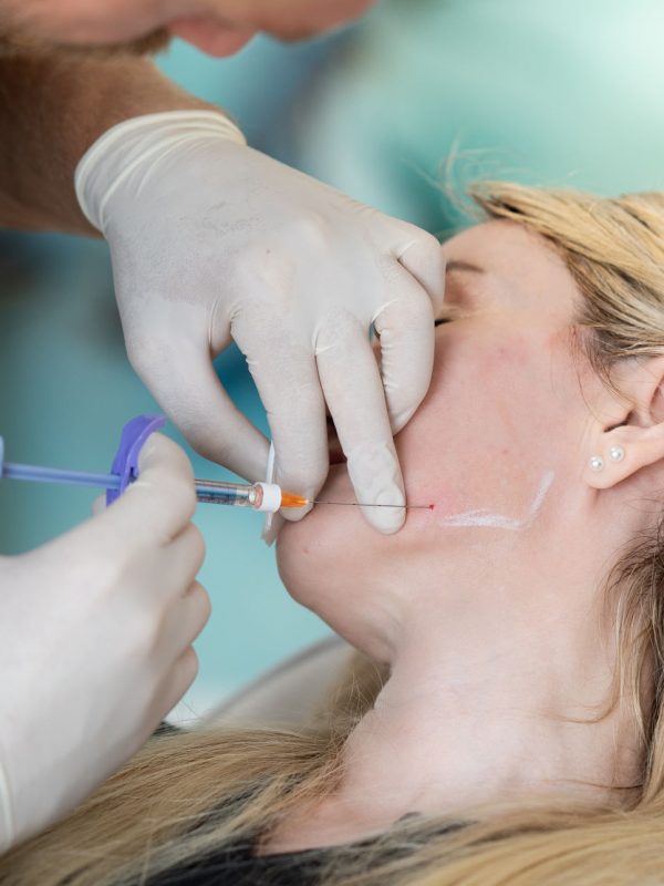 Jawline Behandlung Kiefer Hyaluron Filler Aesthetiqua